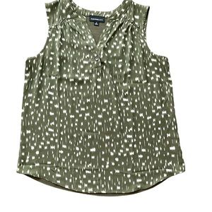 Fortune + Ivy Olive and white sleeveless top, M